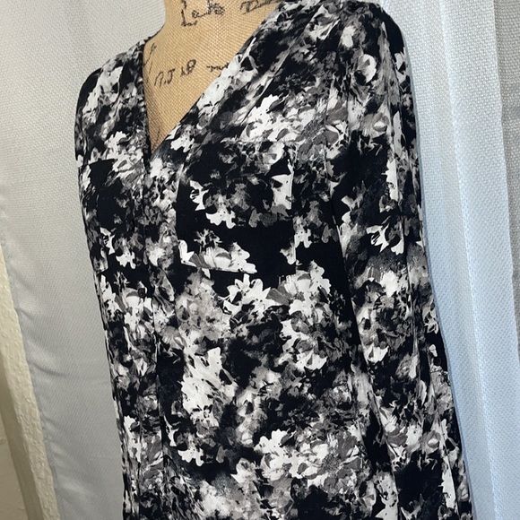 Black & White Surplice Long Sleeve Wrap Blouse - Picture 3 of 4